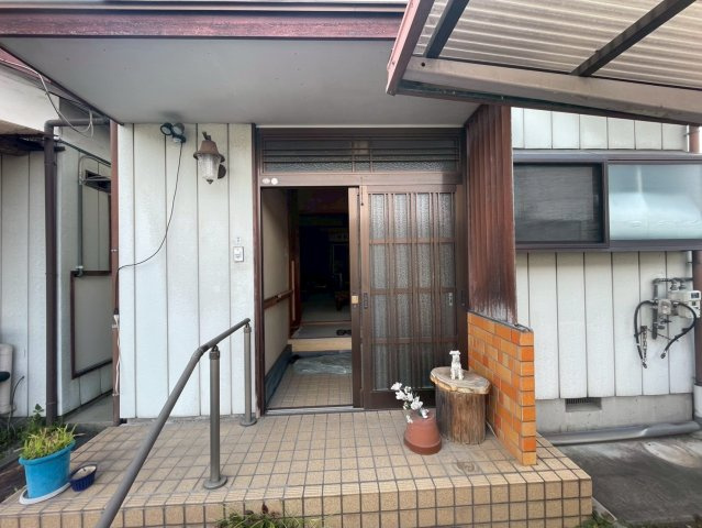 -三丁目不動産-　秩父郡長瀞町本野上　昭和44年築の玄関|きれいな玄関です