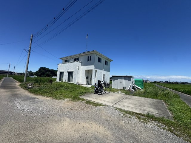 -三丁目不動産-　羽生市上川崎　平成24年築の駐車場