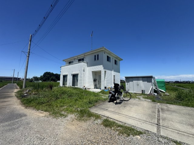 -三丁目不動産-　羽生市上川崎　平成24年築の前面道路含む現地写真