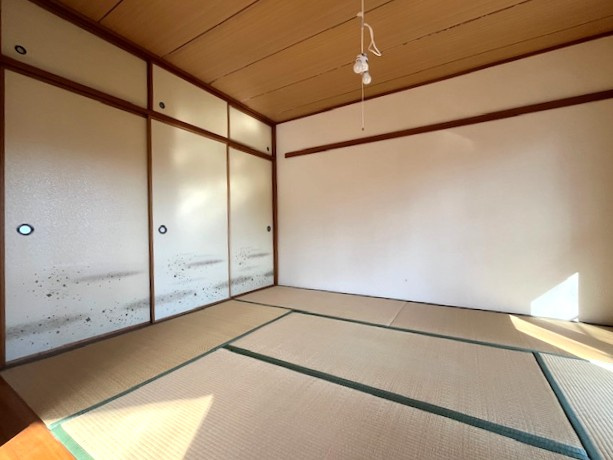 椿峰ニュータウン32街区3号棟の和室|和室：6.5帖／お子様の遊び場や客間としても活用できます