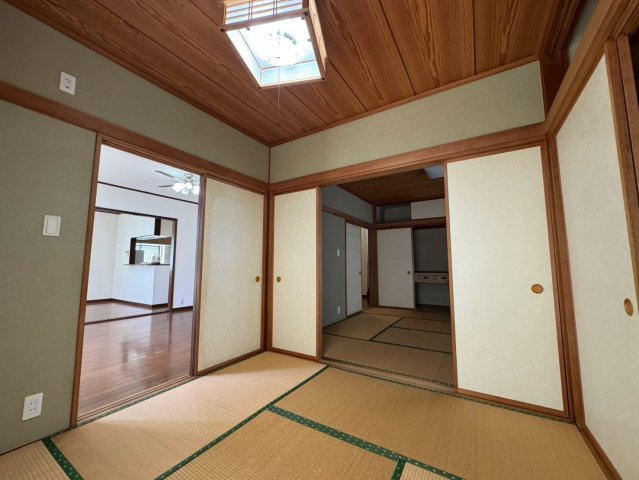 -三丁目不動産-　小川町東小川6丁目　平成4年築の和室|明るい和室です