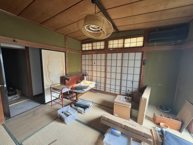 -三丁目不動産-　児玉郡上里町堤　昭和50年築の和室|和室がひろがる居住スペース