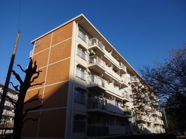 若葉台第一住宅　23号棟の外観