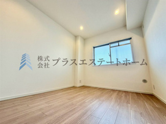 【洋室】 | サンタウン御屋敷壱番館 | リノベーションで付加価値をプラスし ただの『住まい』ではなく『癒しのある空間』 に仕上がっております