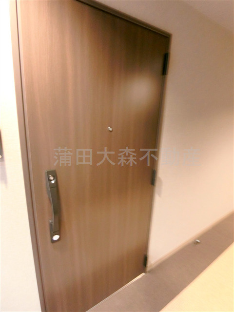ドゥーエ羽田の玄関