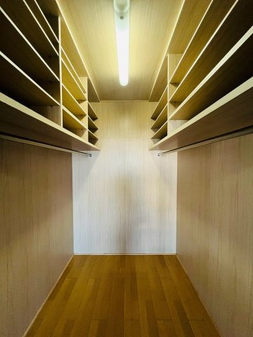 城東区今福南２丁目中古戸建の収納|二階廊下のウォークインクローゼットです。