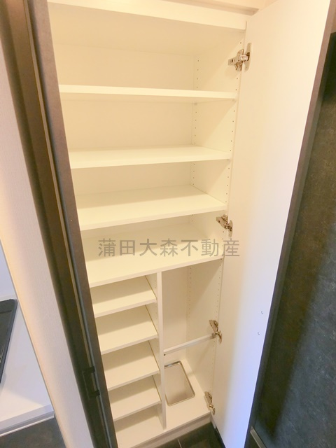 スプレスター大森山王の設備|玄関収納　シューズBOX