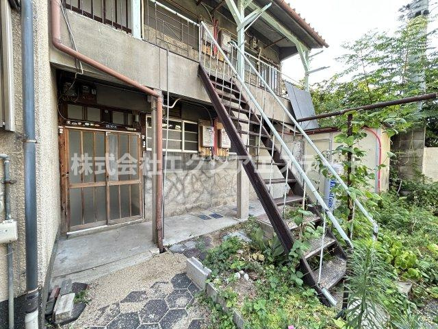 守口市アパートのエントランス
