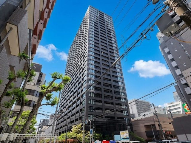 プレサンスレジェンド堺筋本町タワーの外観