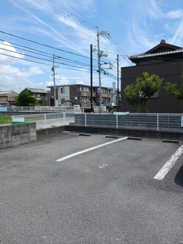 メゾン・ドゥ・コリーヌＡの駐車場