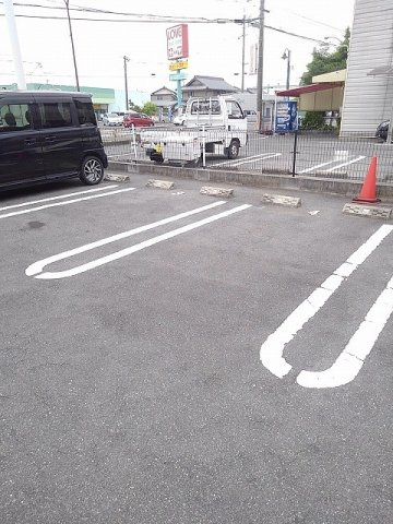 ラフィーネの駐車場