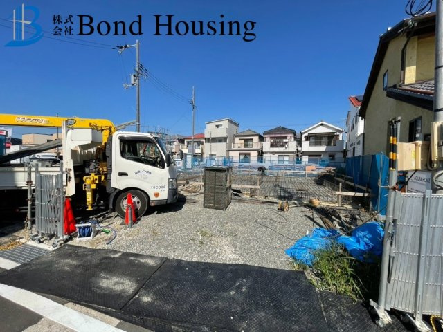 大容量WIC完備　松江　新築8区画　3号棟の前面道路含む現地写真