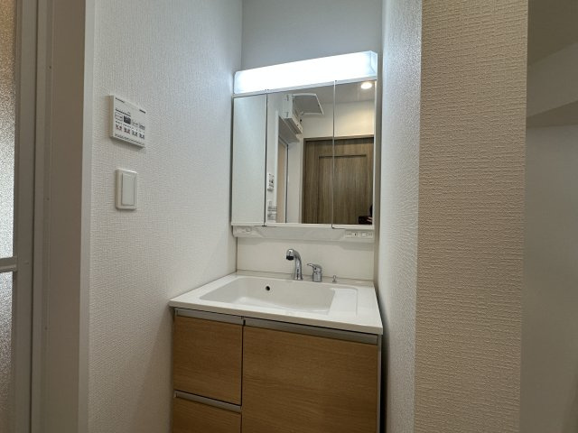 神戸市西区糀台２丁目新築戸建A号棟の独立洗面台
