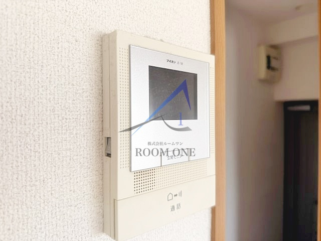 フジマンションのセキュリティ|モニター付きインターホンです。
