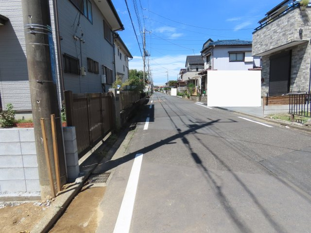 坂戸市溝端町売地の前面道路含む現地写真
