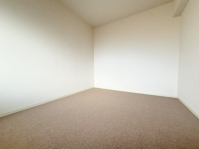 ライオンズマンション三国本町の洋室