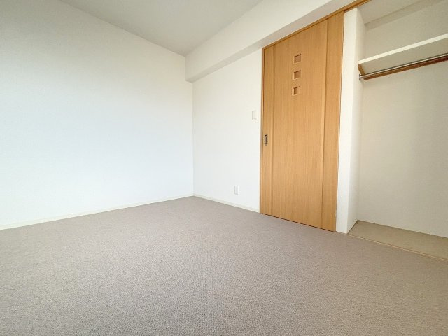 ライオンズマンション三国本町の洋室