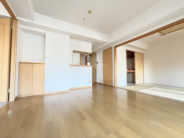 ライオンズマンション三国本町の居間・リビング