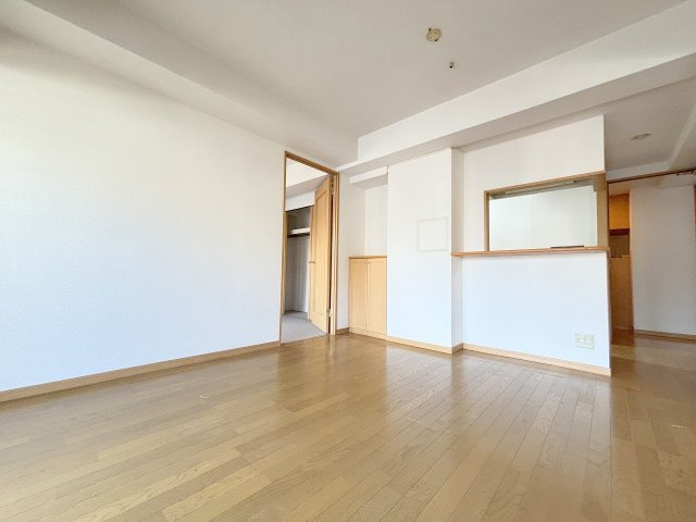 ライオンズマンション三国本町の居間・リビング