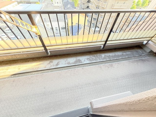 ライオンズマンション三国本町のバルコニー
