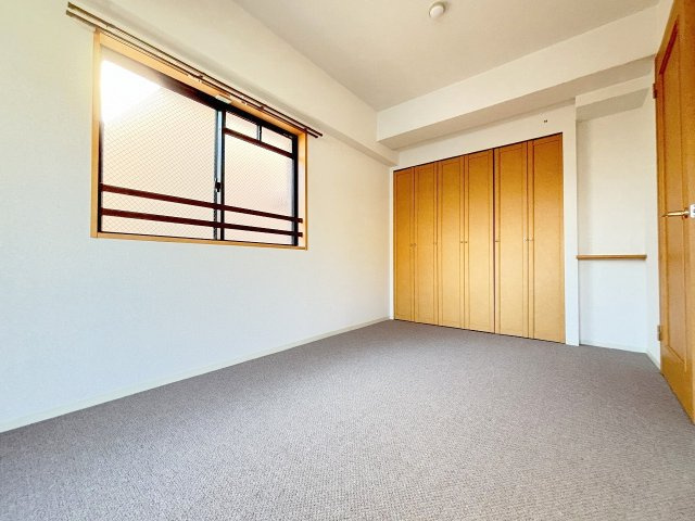 ライオンズマンション三国本町の洋室