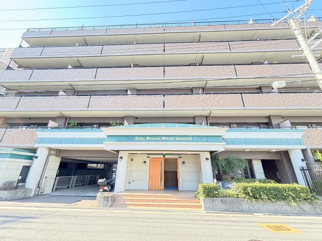 ライオンズマンション三国本町の外観