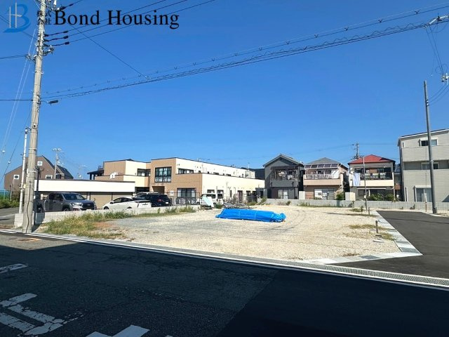松江海岸まで徒歩1分の立地　松江　新築8区画　6号棟の前面道路含む現地写真