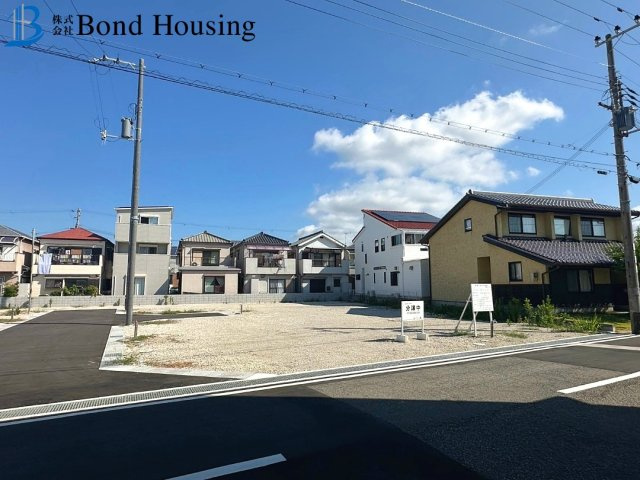 松江海岸まで徒歩1分の立地　松江　新築8区画　6号棟の前面道路含む現地写真