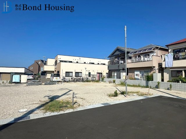 松江海岸まで徒歩1分の立地　松江　新築8区画　6号棟の前面道路含む現地写真