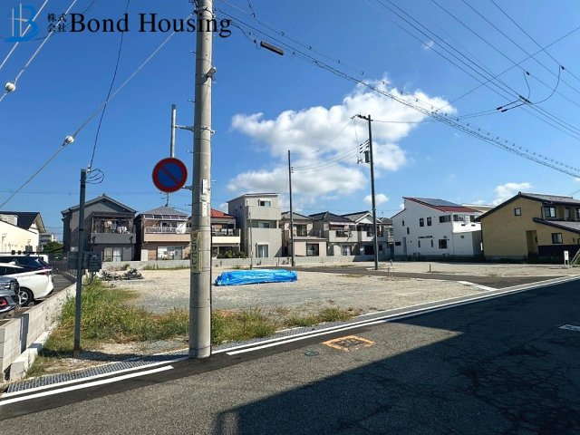 松江海岸まで徒歩1分の立地　松江　新築8区画　6号棟の前面道路含む現地写真