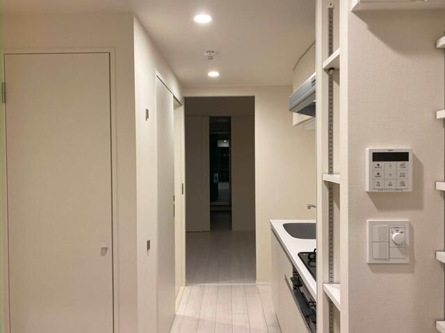 ＡＲＴ　ＲＥＳＩＤＥＮＣＥ　ＩＮ　ＫＡＳＨＩＷＡ－ｎｏ－ＨＡの内装|明るい色調の室内です