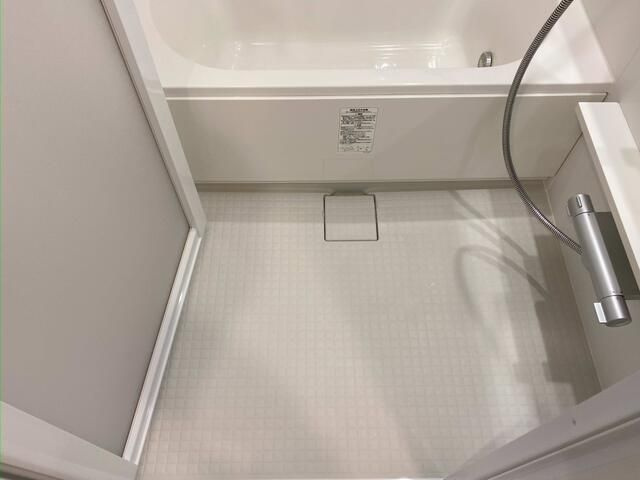ＡＲＴ　ＲＥＳＩＤＥＮＣＥ　ＩＮ　ＫＡＳＨＩＷＡ－ｎｏ－ＨＡの浴室|ゆったり過ごせるお風呂です
