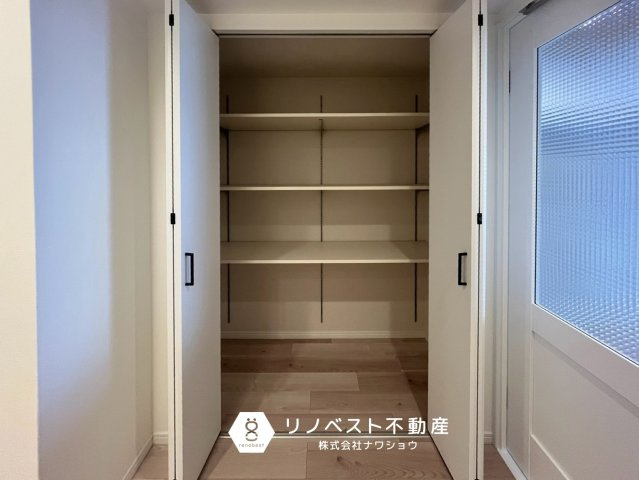 シャルム小阪壱番館の収納|【リノベスト不動産】弊社では売却のご相談も受付中！まずは一度ご相談ください♪
