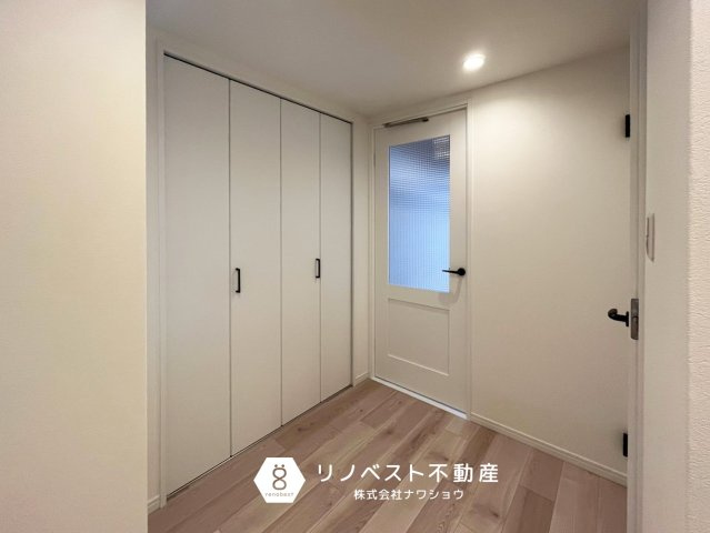 シャルム小阪壱番館の玄関|【リノベスト不動産】テナント（事業用）物件のご紹介も可能です。事務所移転・新規開業等お気軽にご相談ください♪
