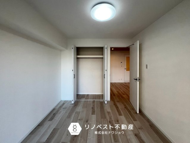 シャルム小阪壱番館の洋室|約6帖の洋室♪
LDKへの動線がスムーズ◎趣味部屋などにおすすめ♪