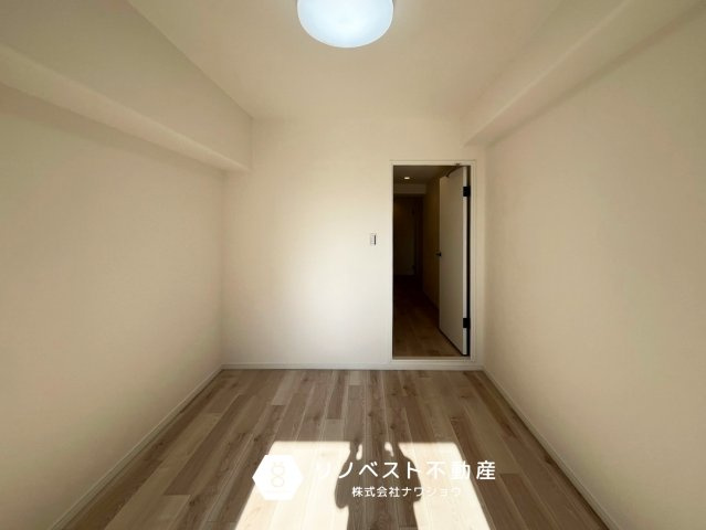 シャルム小阪壱番館の洋室|約5.3帖の洋室♪
バルコニーにしています◎独立した空間なので、書斎におすすめ♪