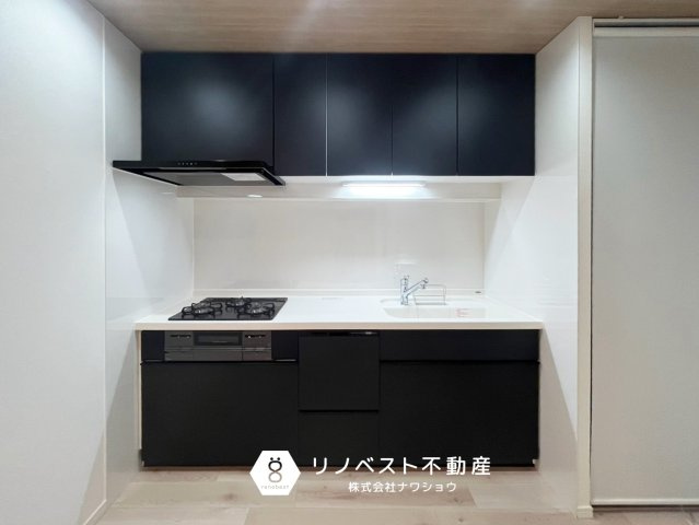 シャルム小阪壱番館のキッチン|食洗機付きシステムキッチン♪
備え付けの収納もしっかりございます◎