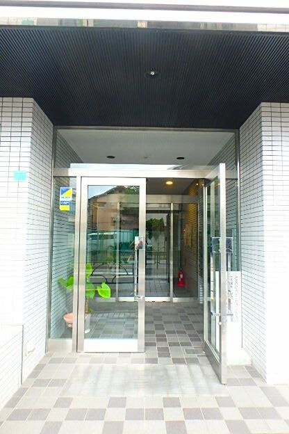 グレース千早町のエントランス