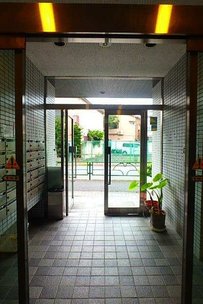 グレース千早町のエントランス
