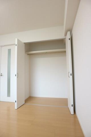 アルベールＳＥＩの洋室