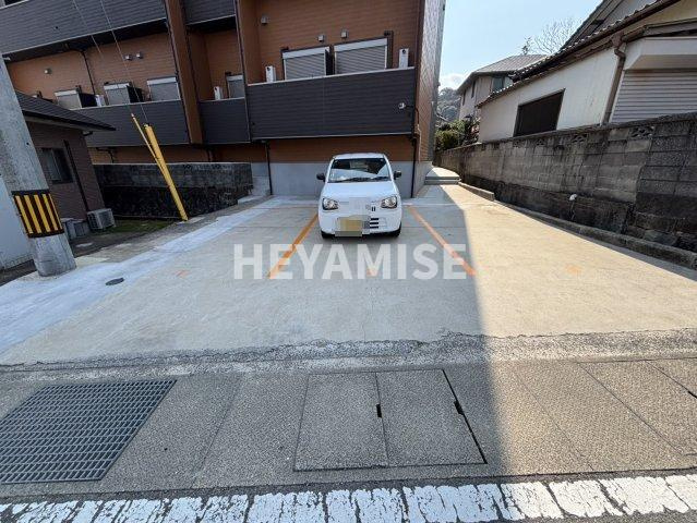 デ・クメール永昌町の駐車場