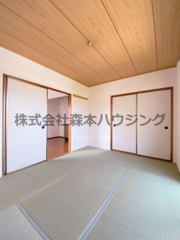 【和室】 | 　ディアコート堀溝 | ※同タイプ別室の写真を使用しています。
　設備内容や色調など相違がある場合は実際のお部屋の現状優先となります。