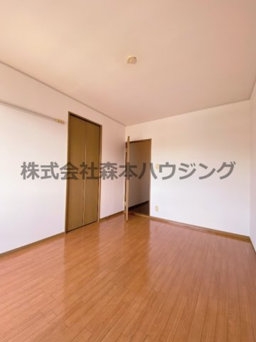 【洋室】 | 　ディアコート堀溝 | ※同タイプ別室の写真を使用しています。
　設備内容や色調など相違がある場合は実際のお部屋の現状優先となります。