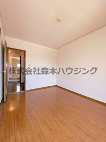 【洋室】 | 　ディアコート堀溝 | ※同タイプ別室の写真を使用しています。
　設備内容や色調など相違がある場合は実際のお部屋の現状優先となります。