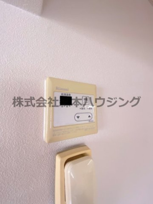 【設備】 | 　ディアコート堀溝 | ※同タイプ別室の写真を使用しています。
　設備内容や色調など相違がある場合は実際のお部屋の現状優先となります。