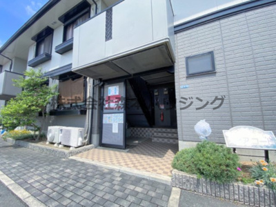 【エントランス】 | 　ディアコート堀溝 | ゆとりのあるエントランスです