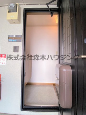 【内装】 | 　ディアコート堀溝 | ※同タイプ別室の写真を使用しています。
　設備内容や色調など相違がある場合は実際のお部屋の現状優先となります。