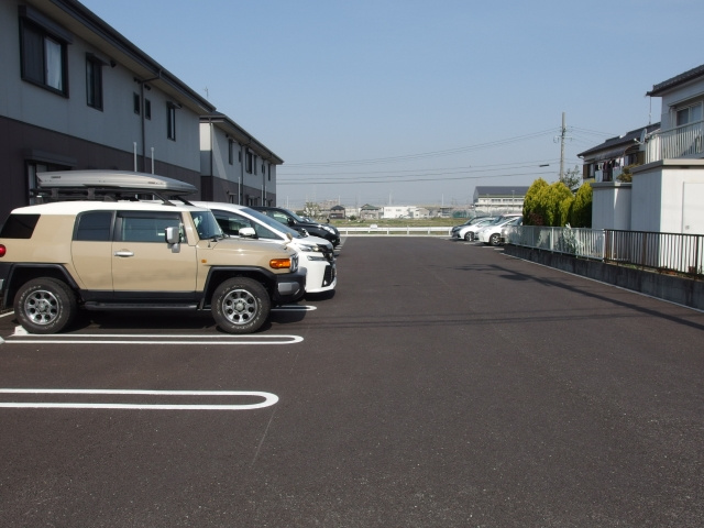 Ｄ－ｒｏｏｍ北本郷の駐車場