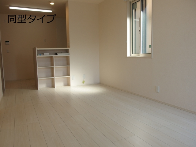 Ｄ－ｒｏｏｍ北本郷の居間・リビング
