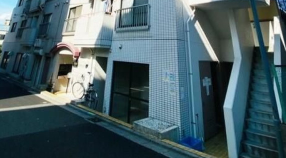 スカイコート後楽園Ⅱのエントランス
